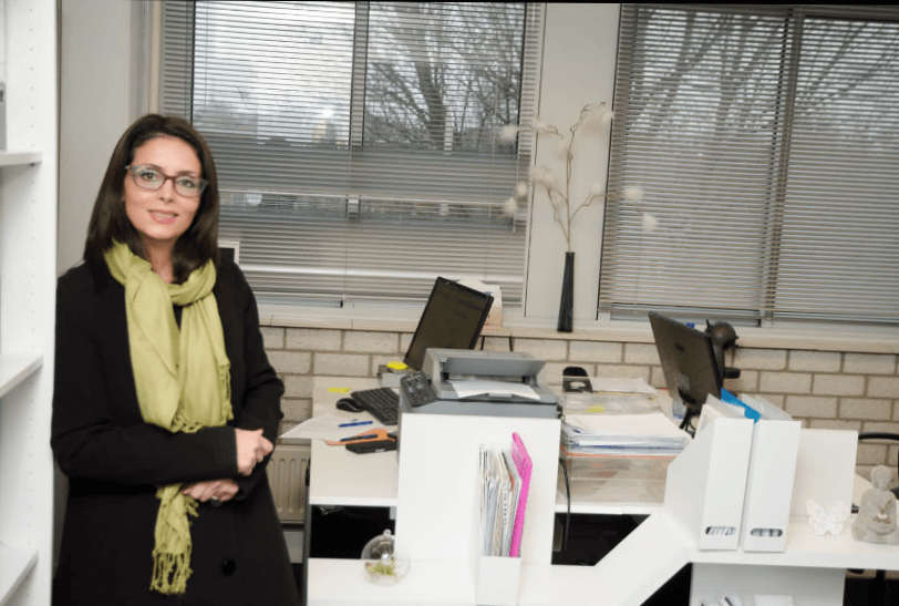 Onze boekhouder van MKR Finance op kantoor